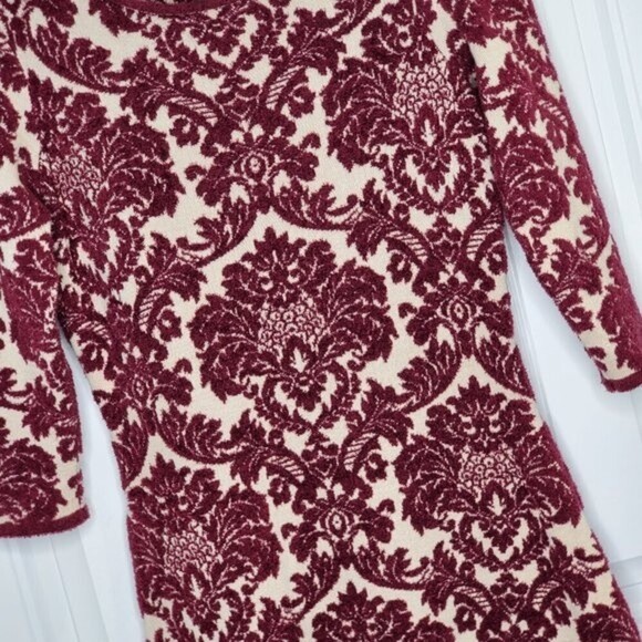 Gabby + Skye Maroon Damask Print, Blanket Soft Dress, Size Small - Picture 2 of 8